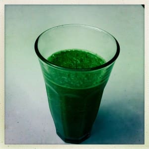 coconut-oil-post-take-anywhere-add-anything-green-smoothie