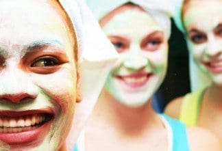 coconut-oil-post-girls-in-bathroom-featured